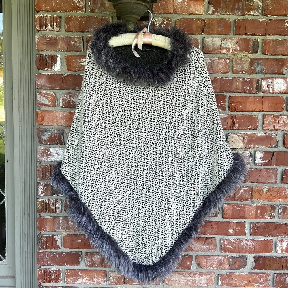 Coco + Carmen faux fur cape